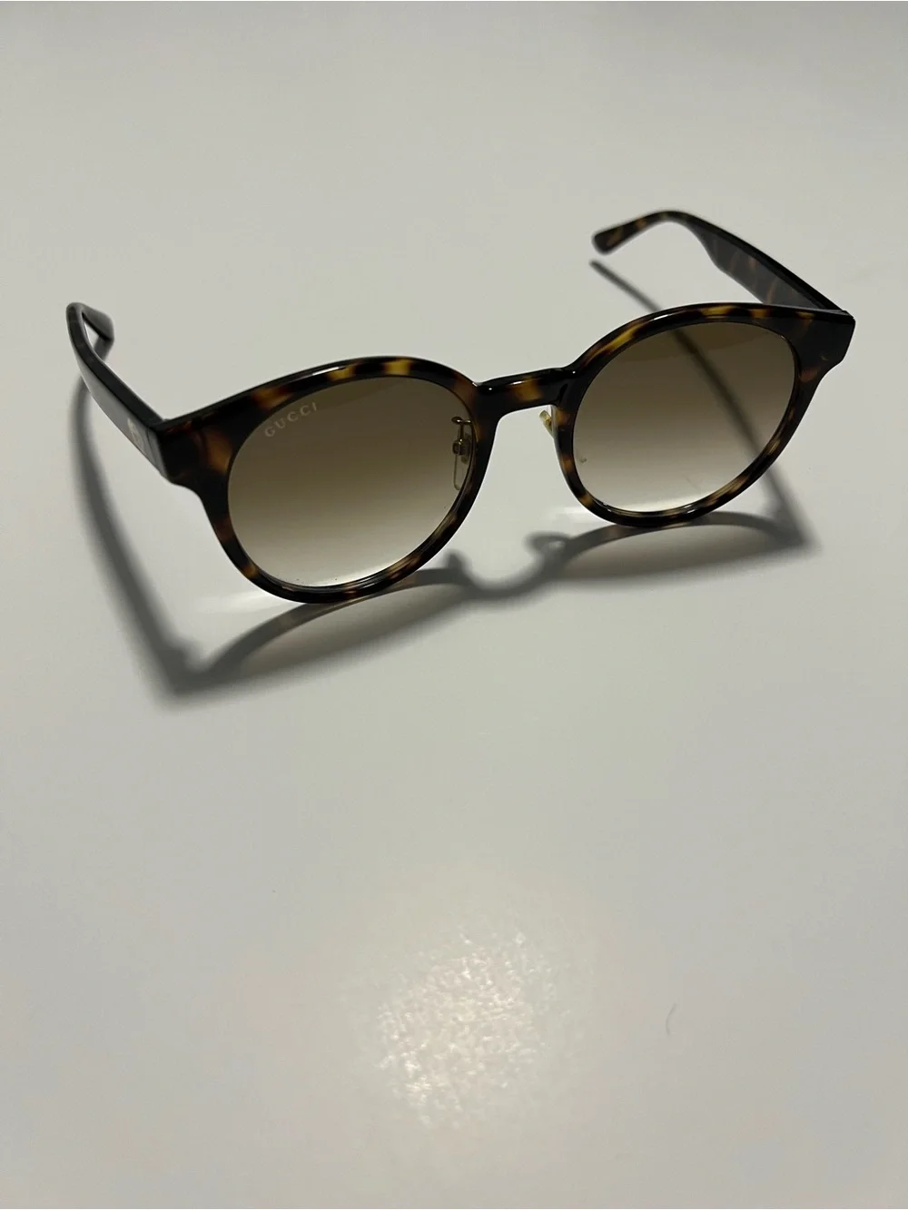 Gucci Tortoiseshell Round Sunglasses with Brown Gradient Lenses